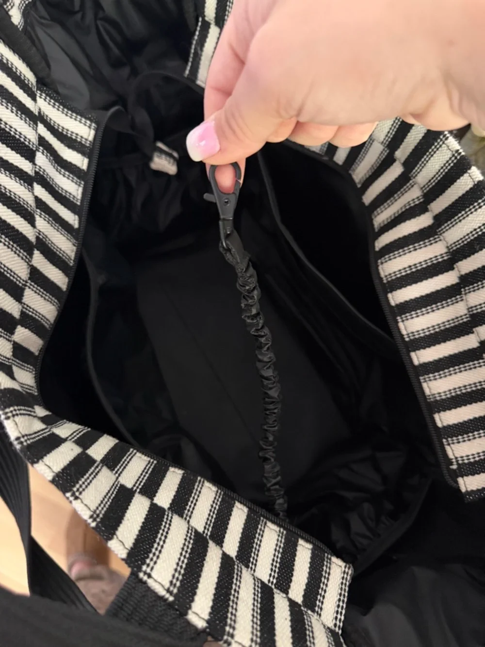 BÉIS Vacation Tote - Limited Edition - Picture 4 of 7